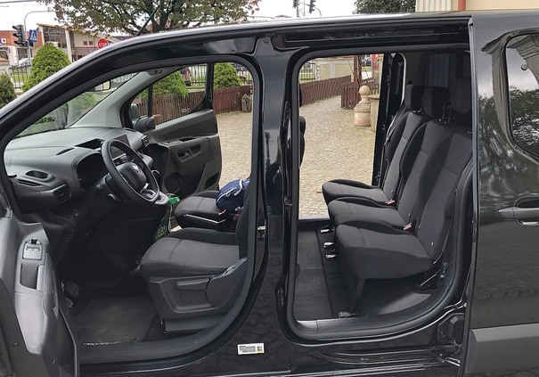 Toyota Proace City Verso cena 58900 przebieg: 167000, rok produkcji 2020 z Łódź małe 562